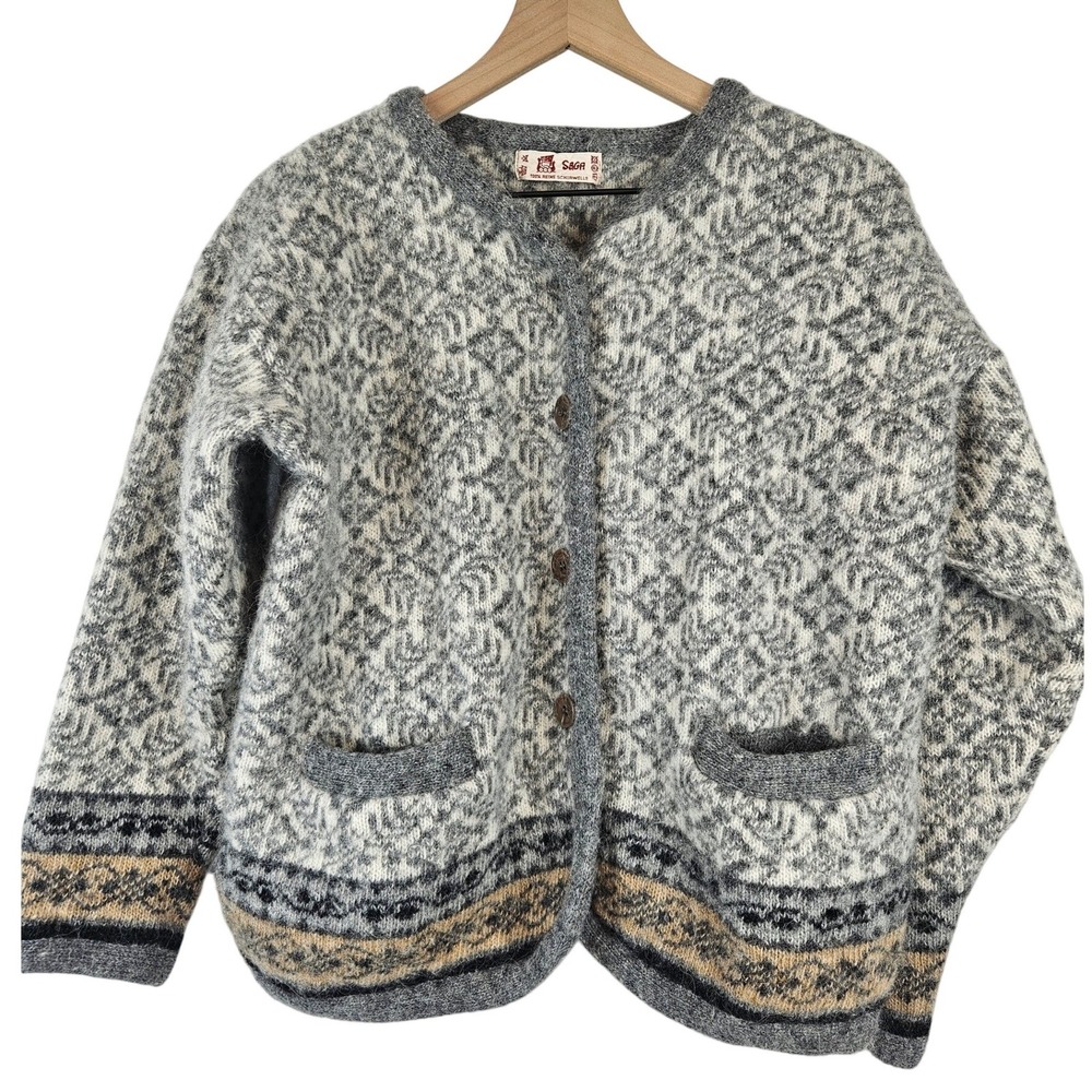 Saga vintage 70s 80s Icelandic sweater jumper 100% wool, size US L, D/NL 42 tan